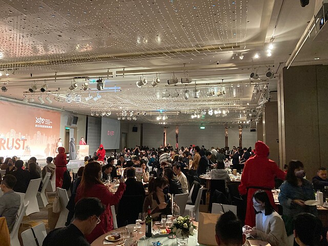 實價登錄比價王鄰居房價表,奪得數位奇點獎最佳使用者體驗(UX)獎